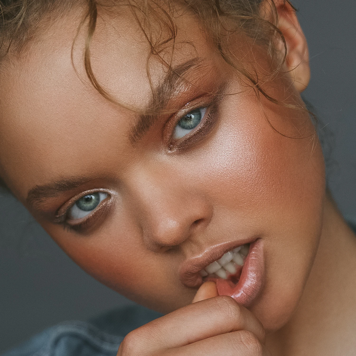 Editorial bronze beauty close-up by Bonnie Gillies